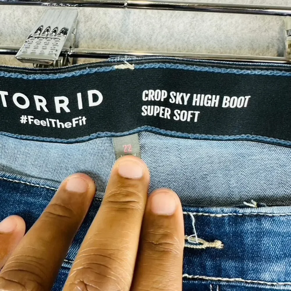 Torrid Womans Sz 22 Sky High Boot Crop Comfort Waist Blue Denim Stretch - Picture 4 of 9